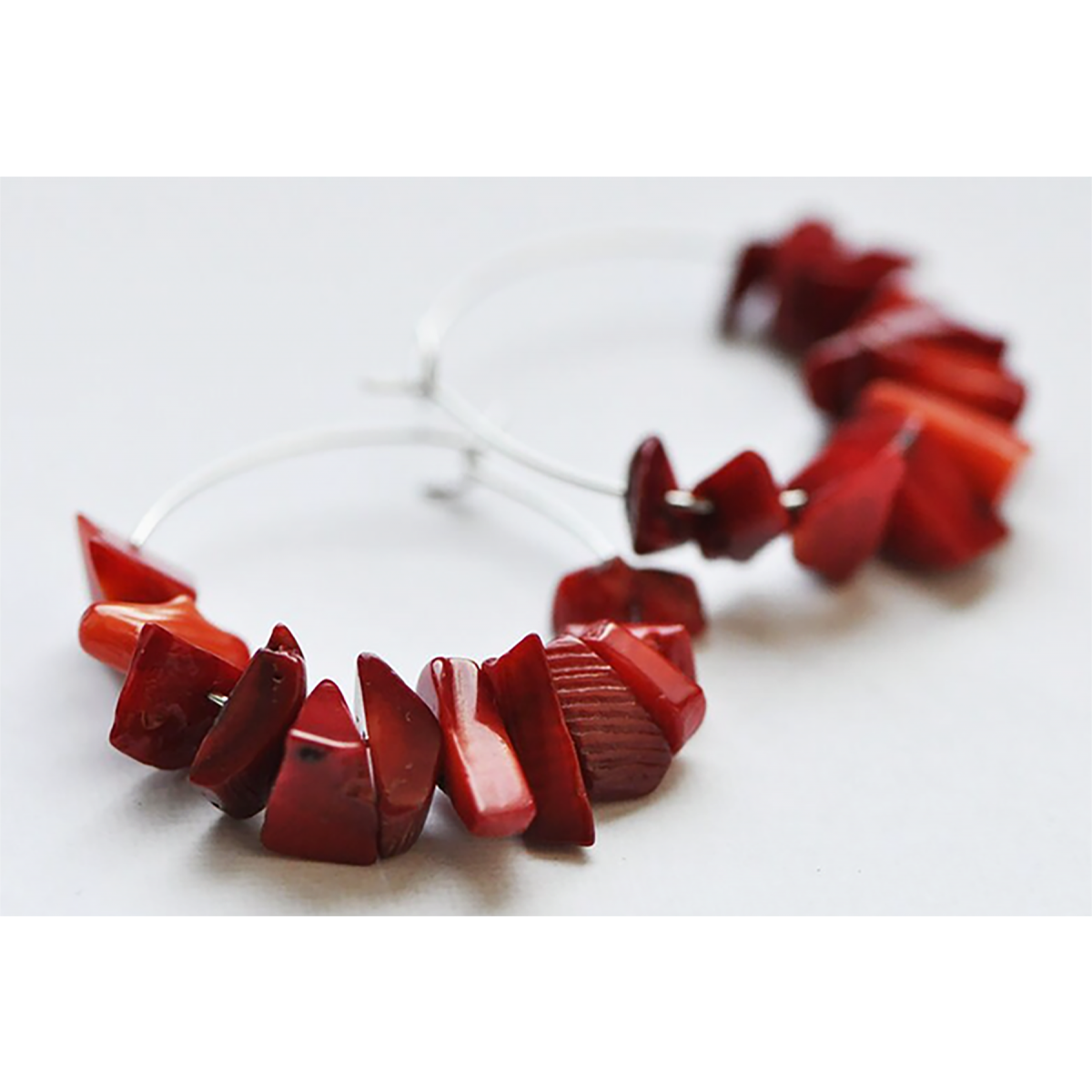 nahili CREOLEN "coral" Ohrringe silbern rote Koralle Splitter  nickelfrei