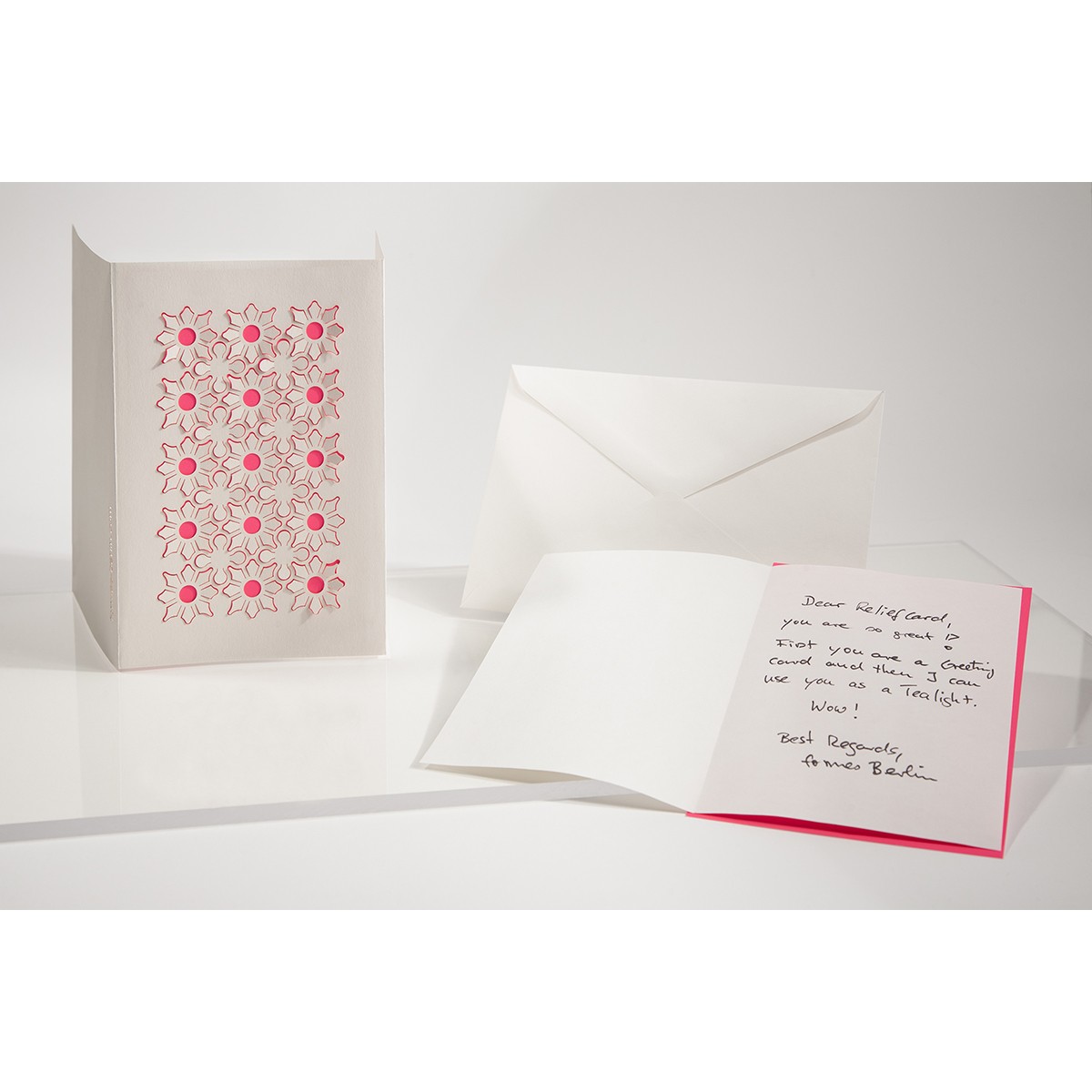 Blüten Set, weiß, 2 Karten - Reliefkarte mit gelasertem Motiv, Einlegern und  Umschlag