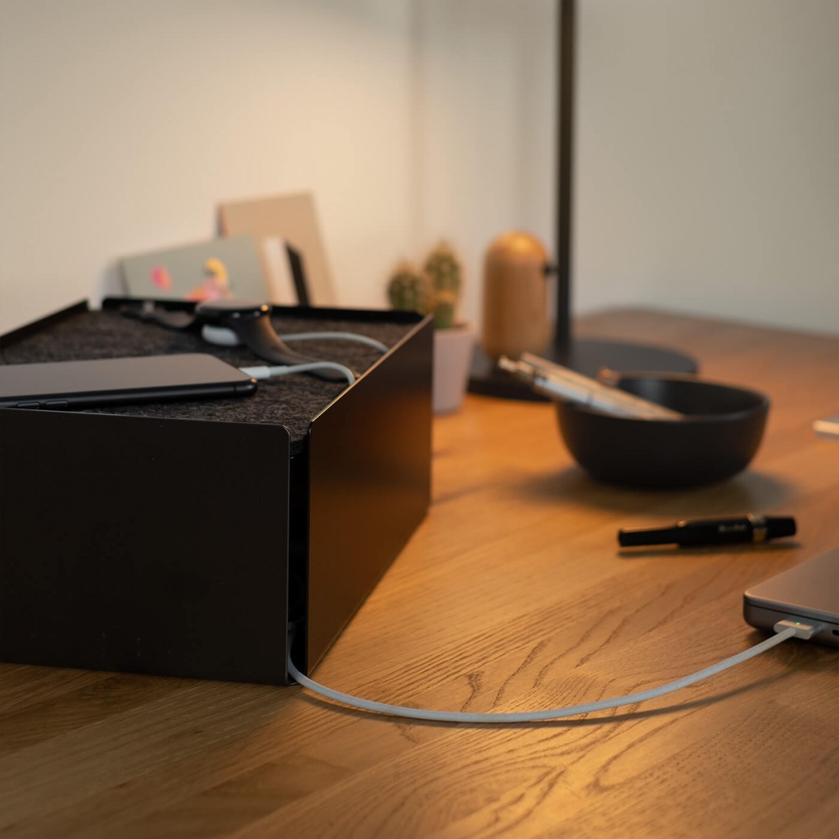 Charge-Box Ladestation Schwarz / Filz Granit Meliert