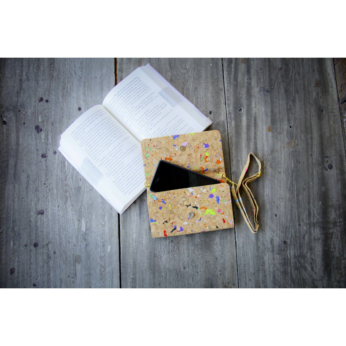 Schultertasche damen / Clutch aus Kork mit Farb-Akzenten