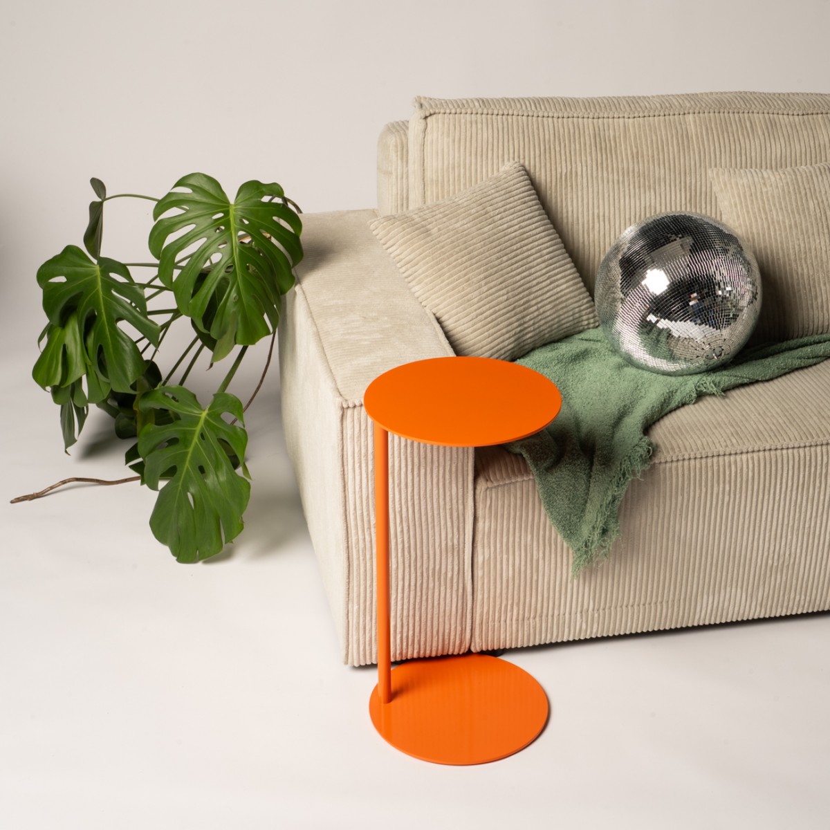 Einig Studio - Beistelltisch Orange