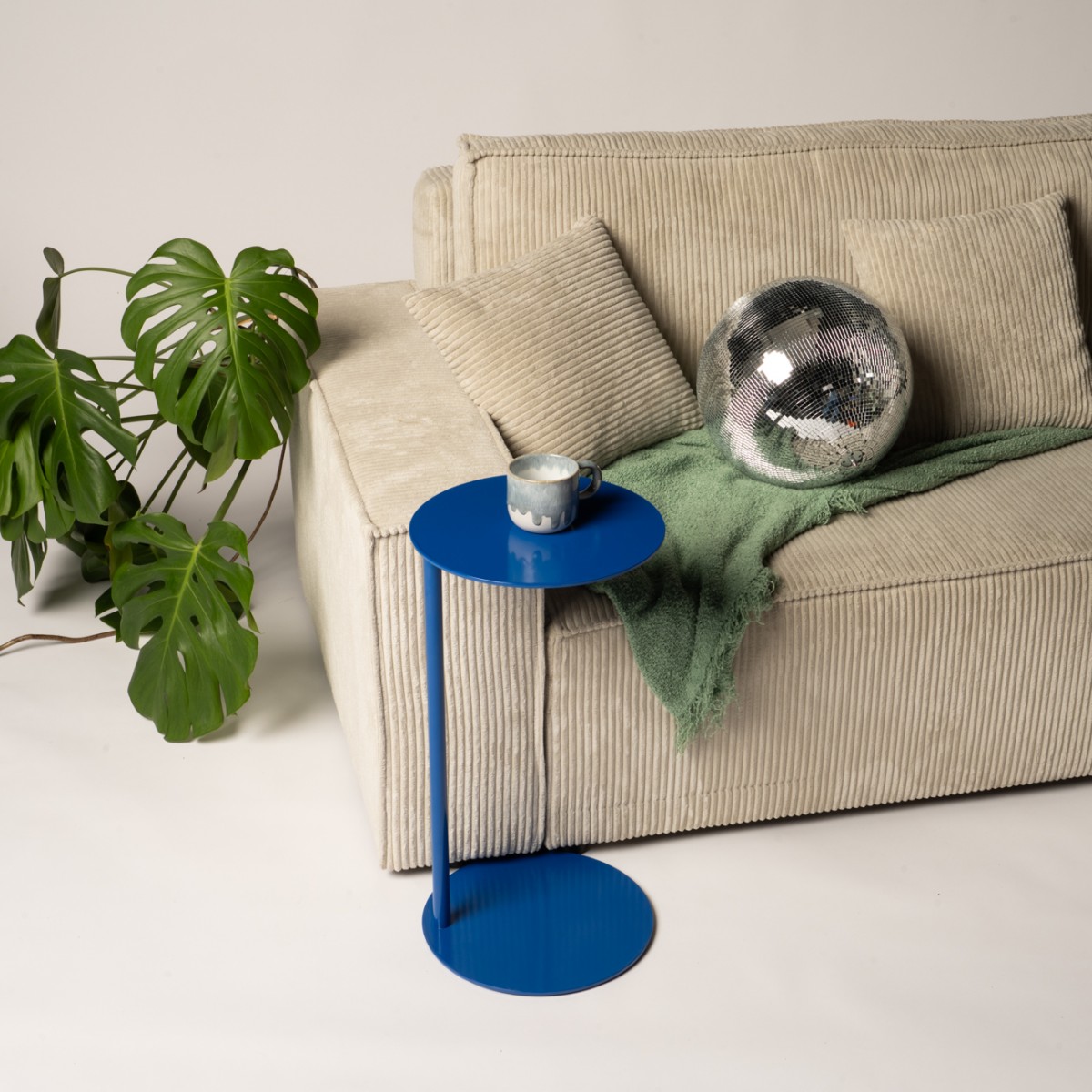 Einig Studio - Beistelltisch Blau