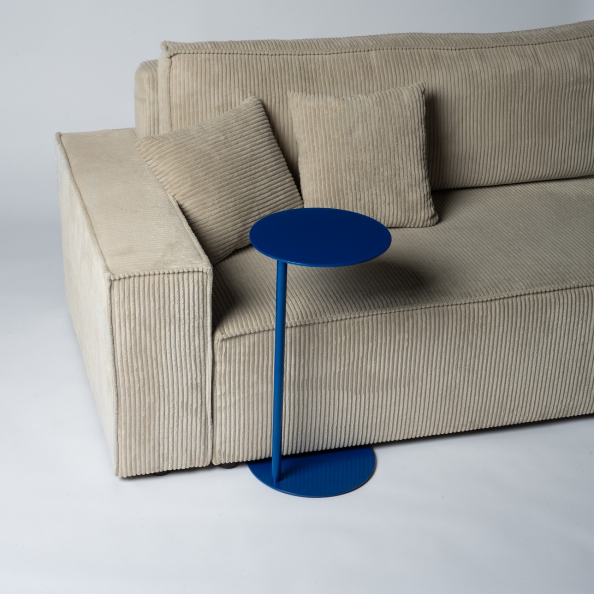 Einig Studio - Beistelltisch Blau