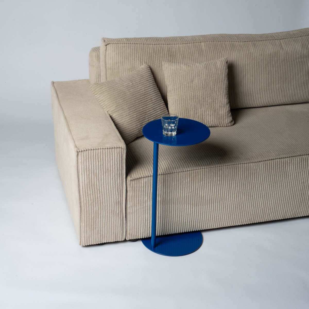 Einig Studio - Beistelltisch Blau