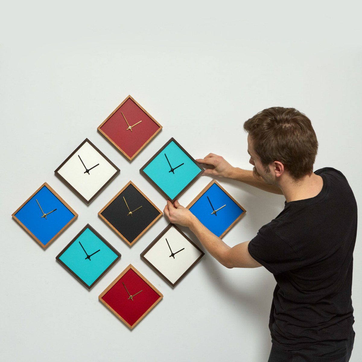 the square - rot | Constantin Lindner | Wanduhr Standuhr Uhr