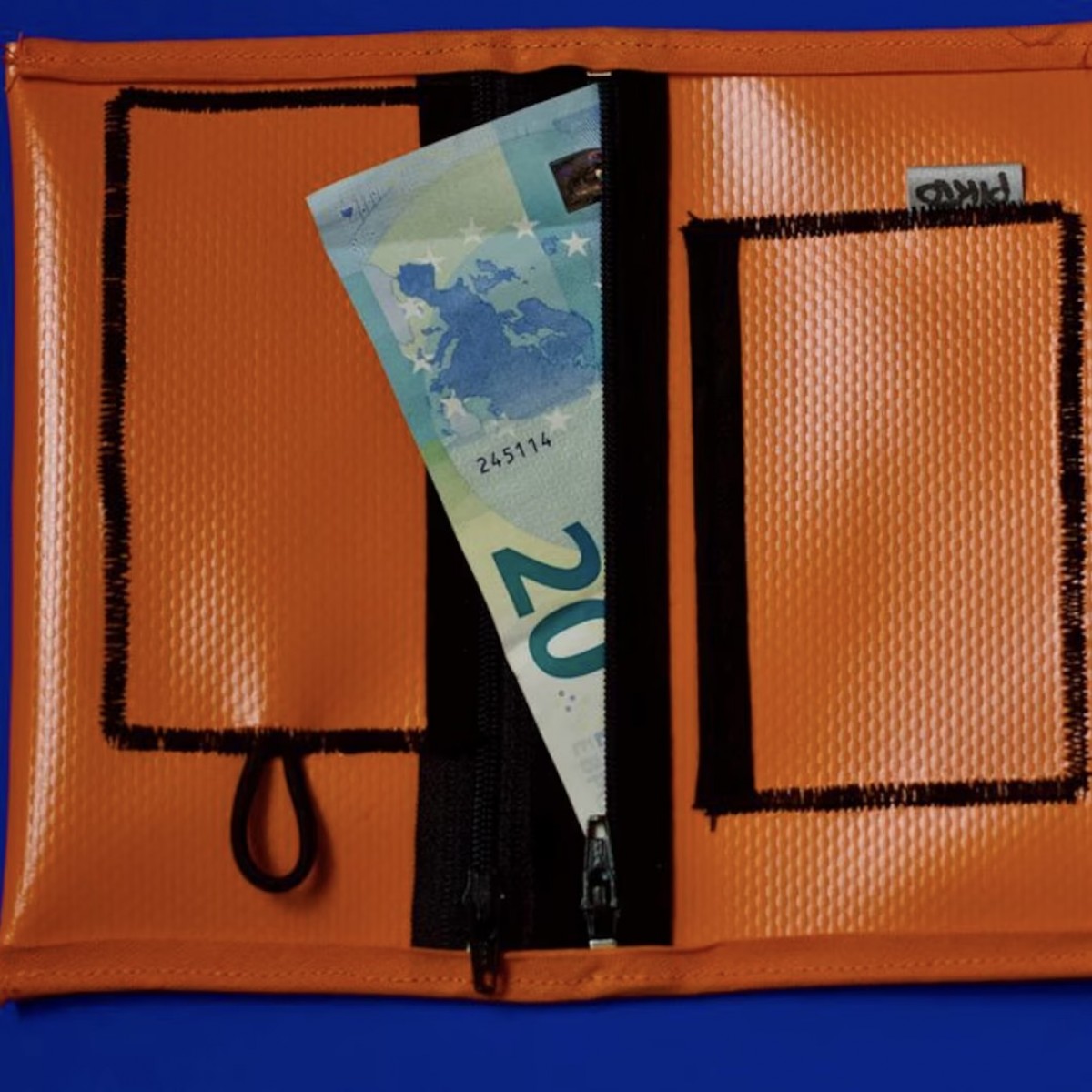 Tabaktasche / Portemonnaie – Upcycling aus LKW-Plane (Orange & Schwarz) - Pikto3000
