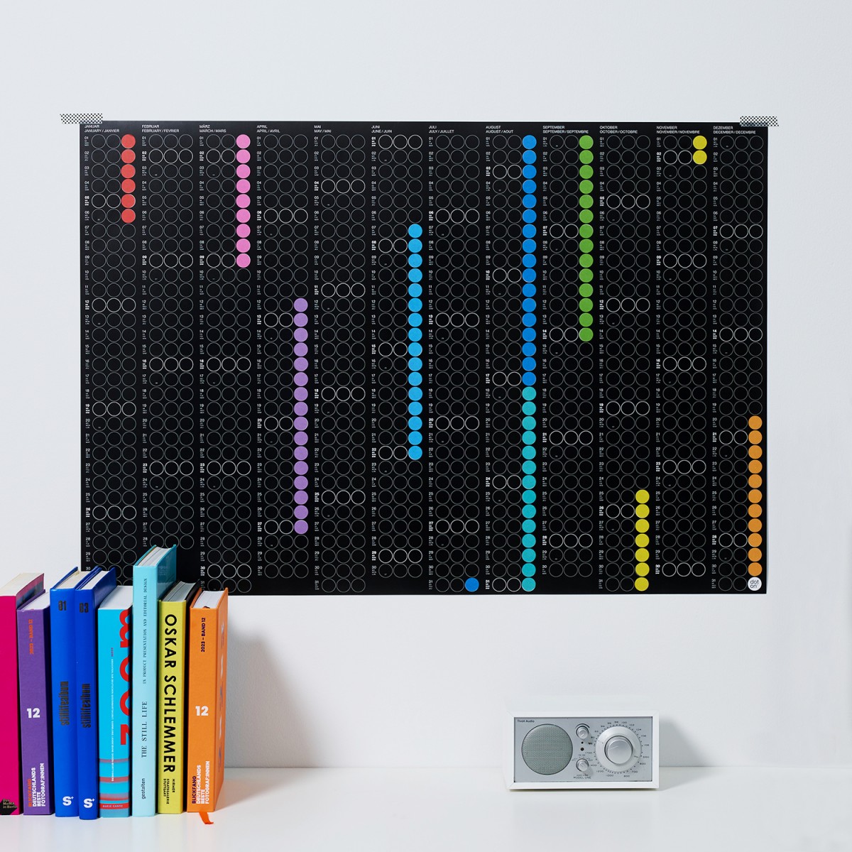 dot on Jahresplaner 2026 mit Klebepunkten · 100x69 cm · rainbow edition