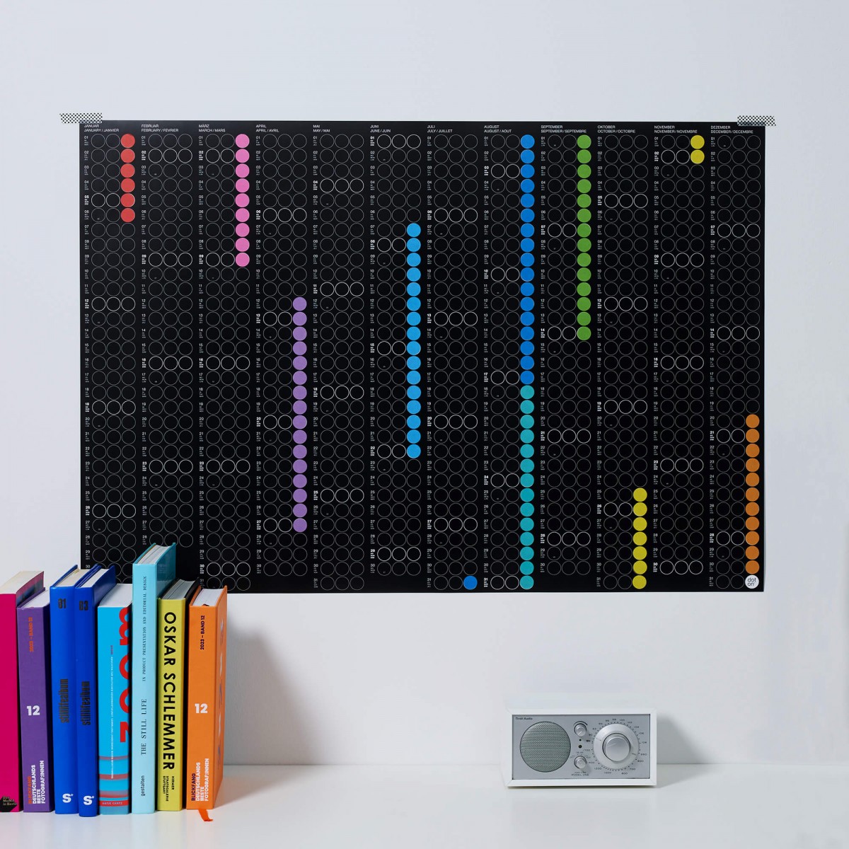 dot on classic rainbow · Jahresplaner 2027 mit Klebepunkten · 100x69 cm