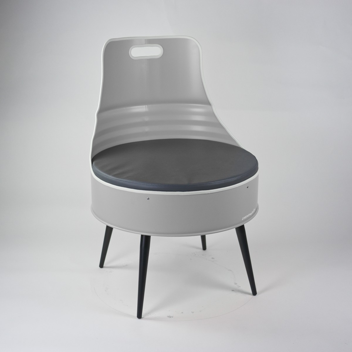 Stuhl aus einem Hamburger Ölfass - Lockengelöt