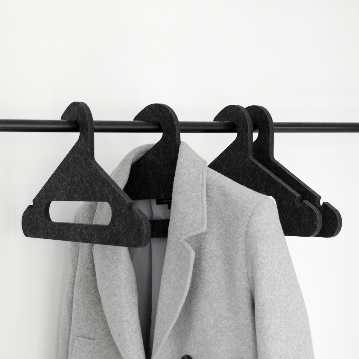 halblang | Kleiderbügel | Filz | dark anthracite
