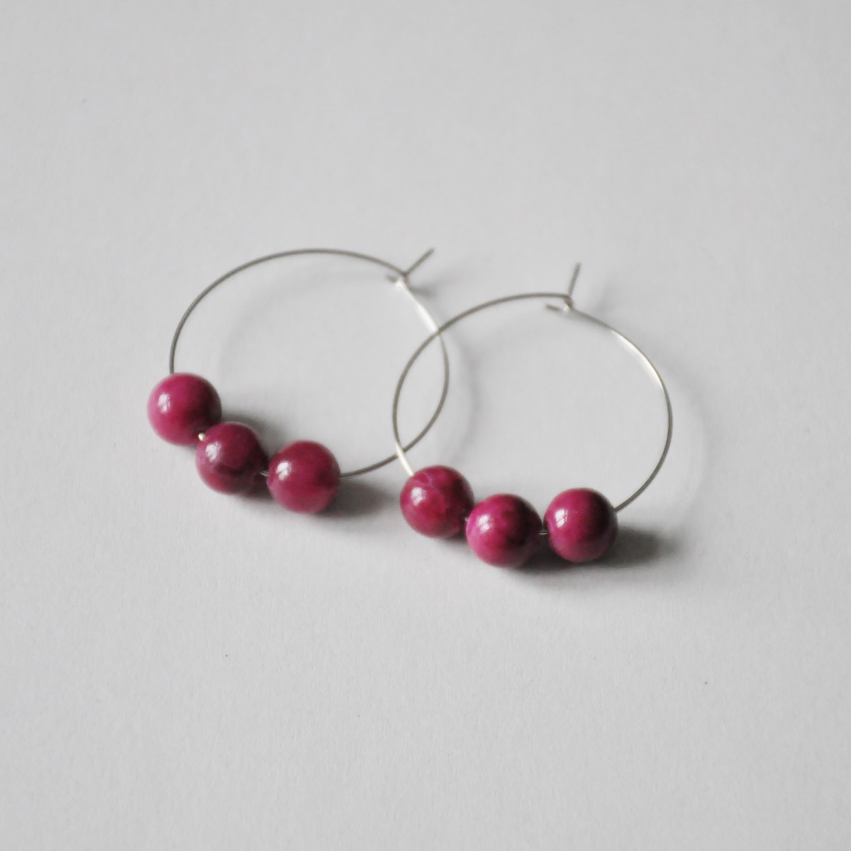 nahili CREOLEN "simple" Ohrringe pink berry (silbern oder gold) lilarot Naturstein 