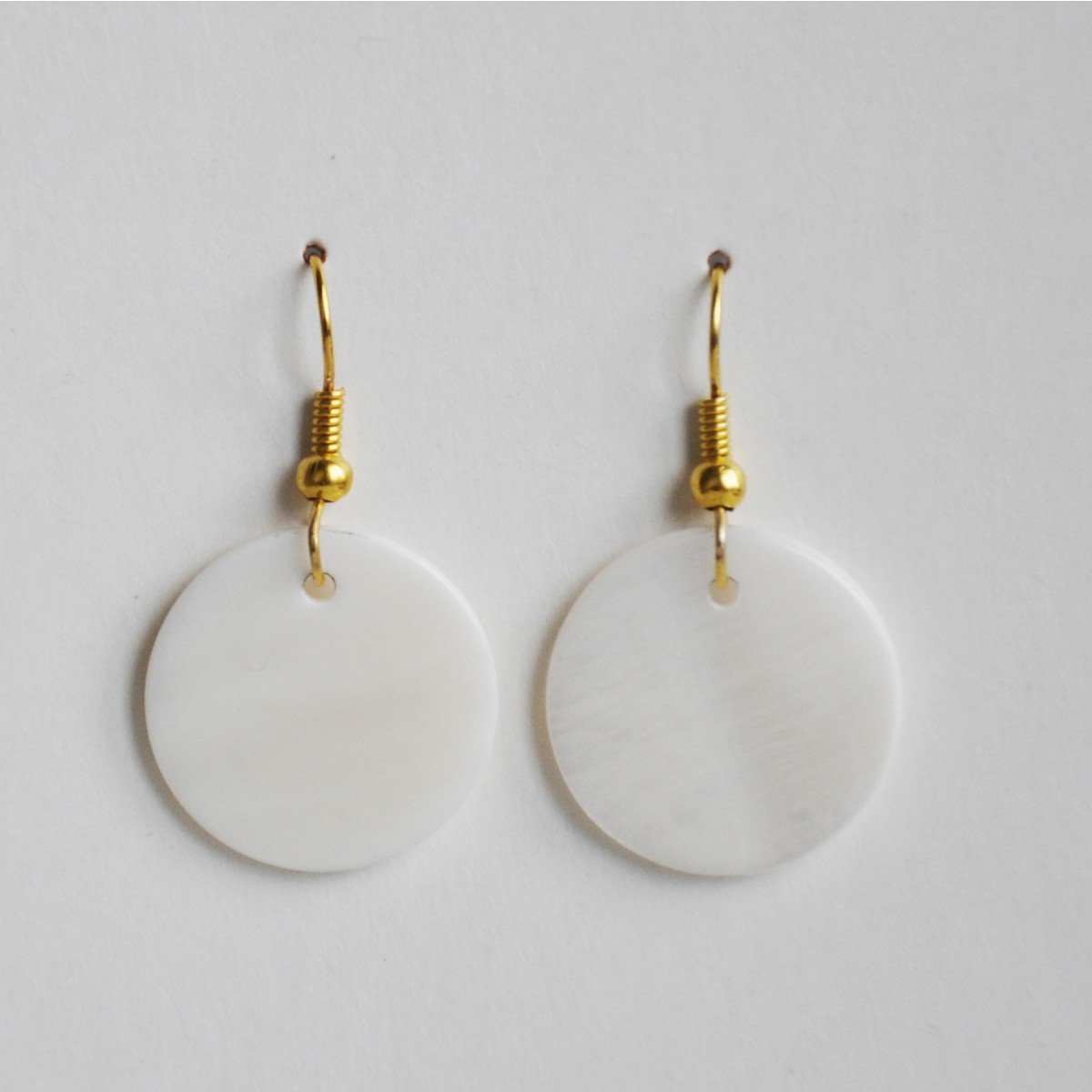 OHRRINGE goldener Perlmutttraum Ohrringe Perlmutt Muschel Scheiben goldfarbene Ohrhaken