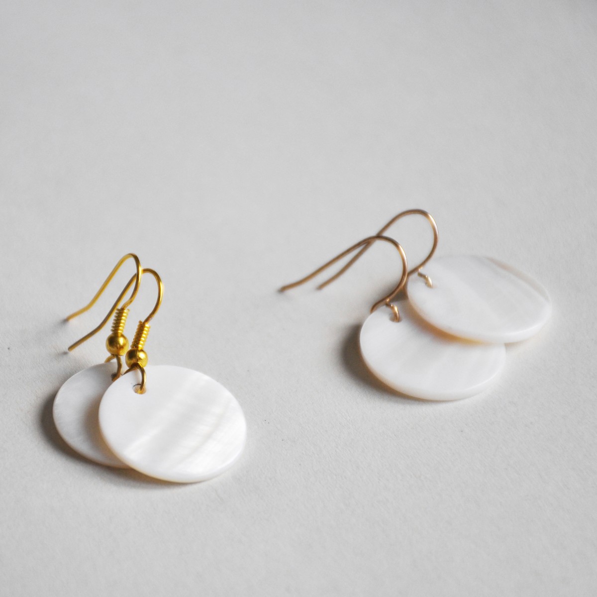 OHRRINGE goldener Perlmutttraum Ohrringe Perlmutt Muschel Scheiben goldfarbene Ohrhaken