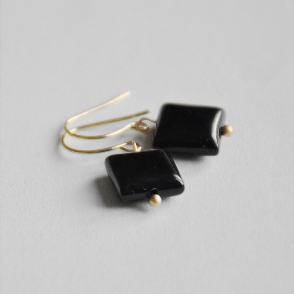 nahili OHRRINGE simply beautiful "black Onyx" Edelstein & 14K Gelbgold plattiert