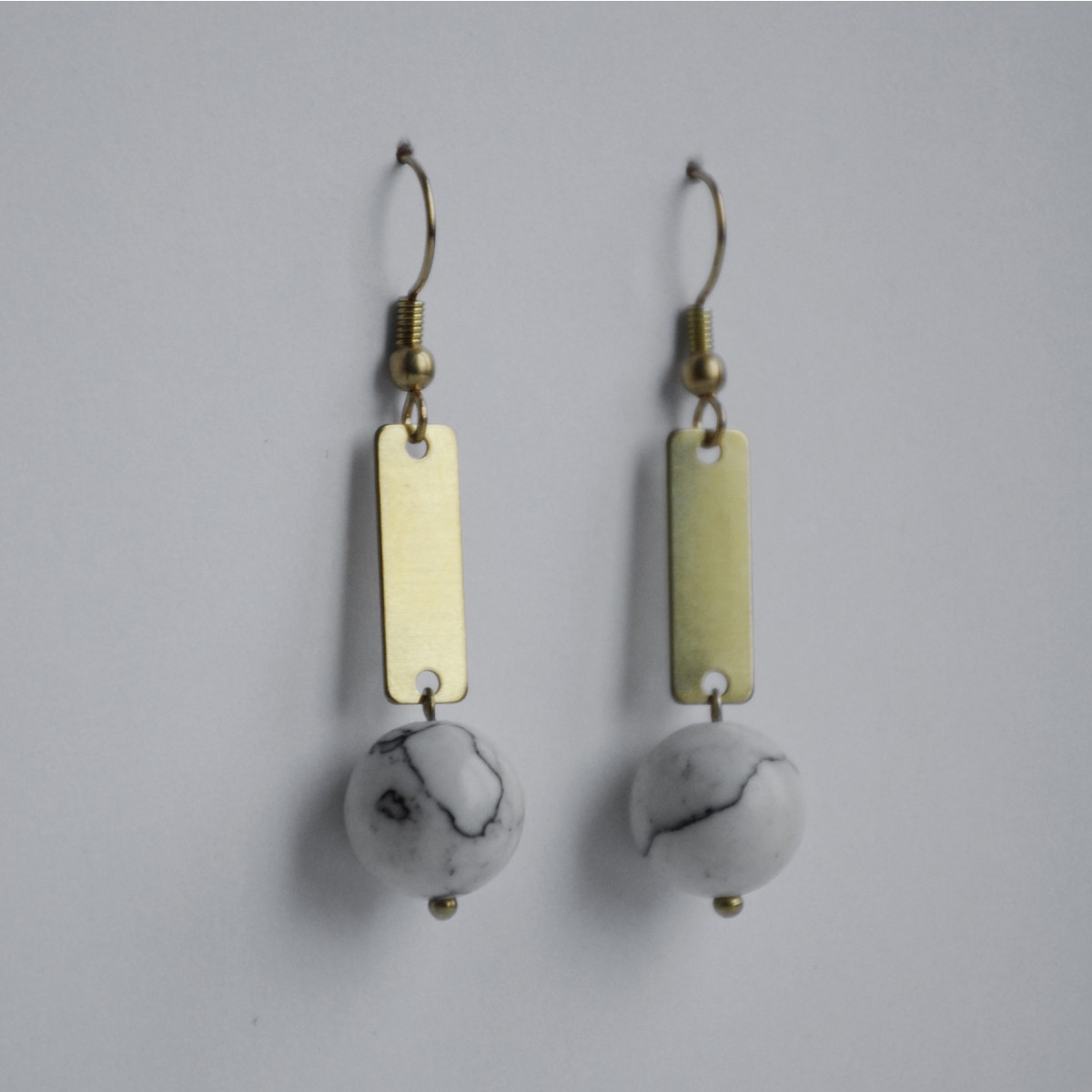 nahili OHRRINGE aus Messing "Marble Quadro" Ohrschmuck Naturstein Marmor oder Howlith