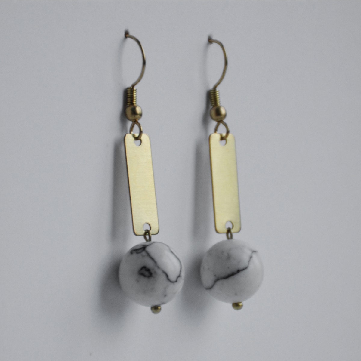 nahili OHRRINGE aus Messing "Marble Quadro" Ohrschmuck Naturstein Marmor oder Howlith