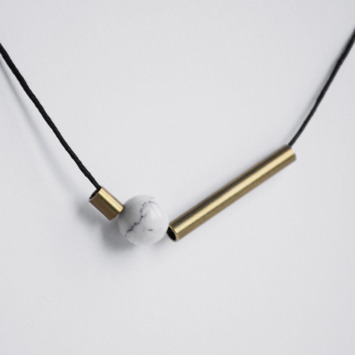 nahili KETTE "golden geo Marble" Messing Schmuck mit Naturstein Marmor oder Howlith