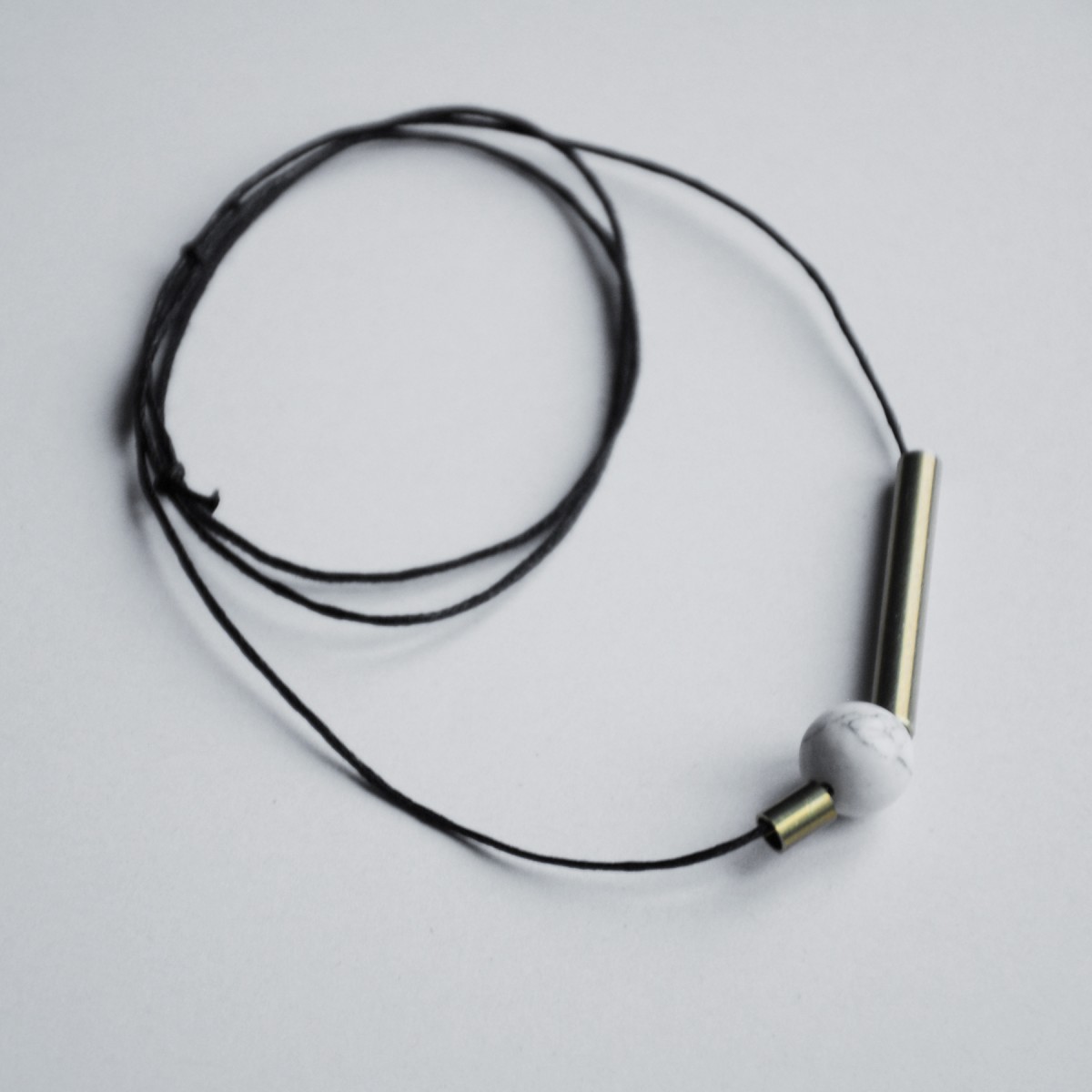 nahili KETTE "golden geo Marble" Messing Schmuck mit Naturstein Marmor oder Howlith