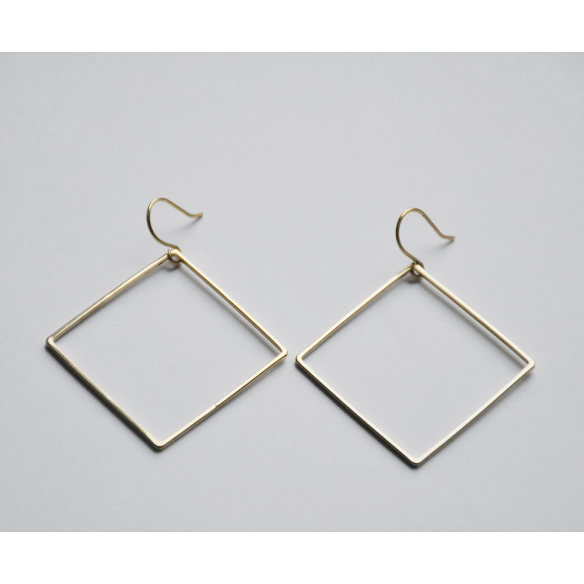 nahili OHRRINGE "Shapes" minimal Anhänger - Quadrat gold oder silbern (weißgold) plattiert 