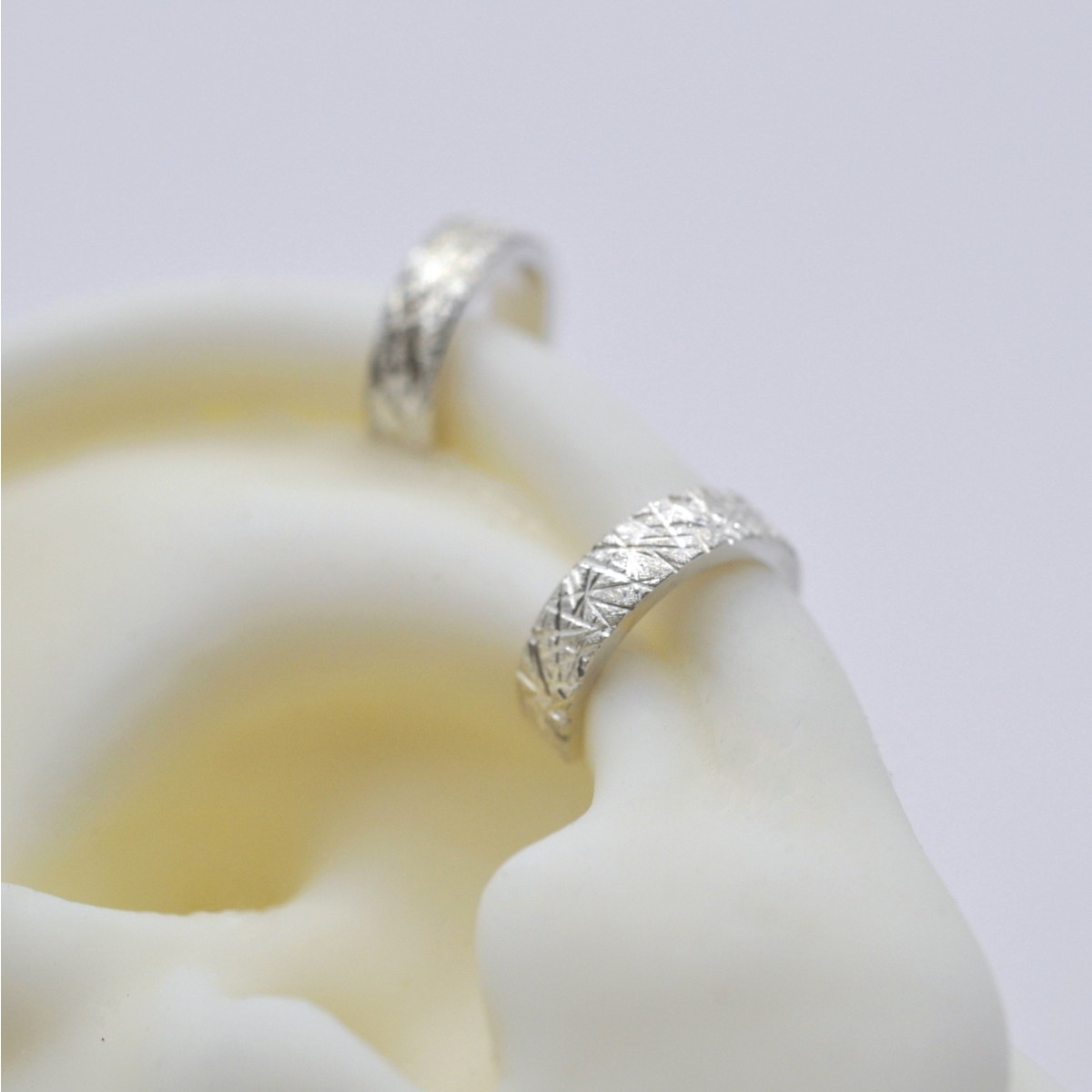 Earcuff "Flimmernd" aus Silber von DOPPELLUDWIG