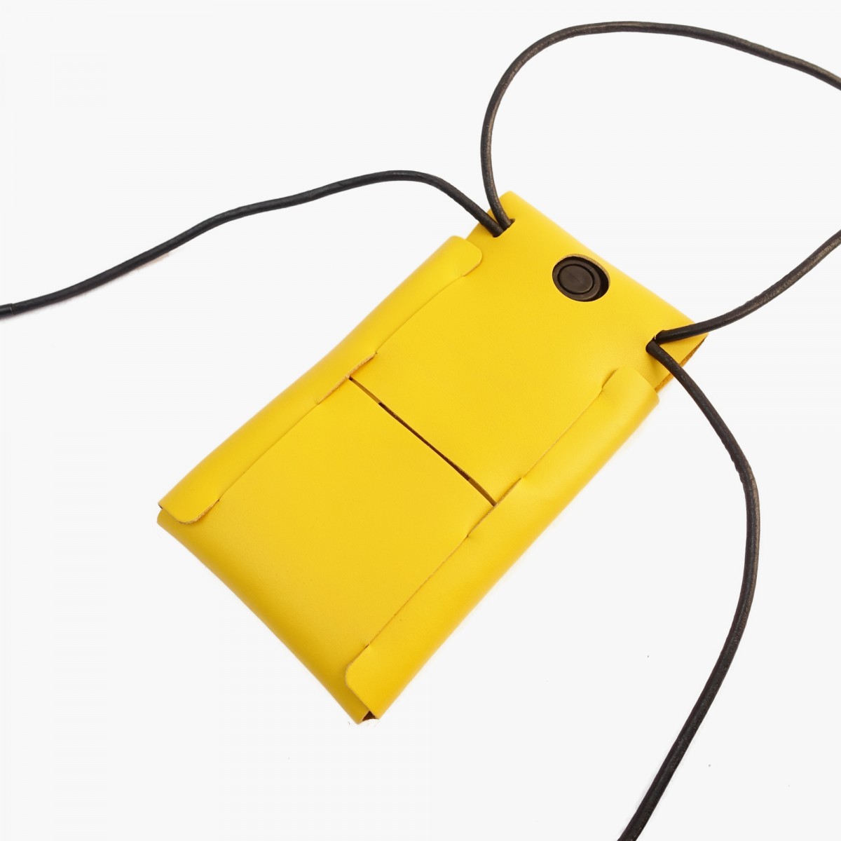 EINFACHDESIGN Handytasche zum Umhängen gelb aus pflanzlich gegerbtem Leder mit verstellbarem Riemen