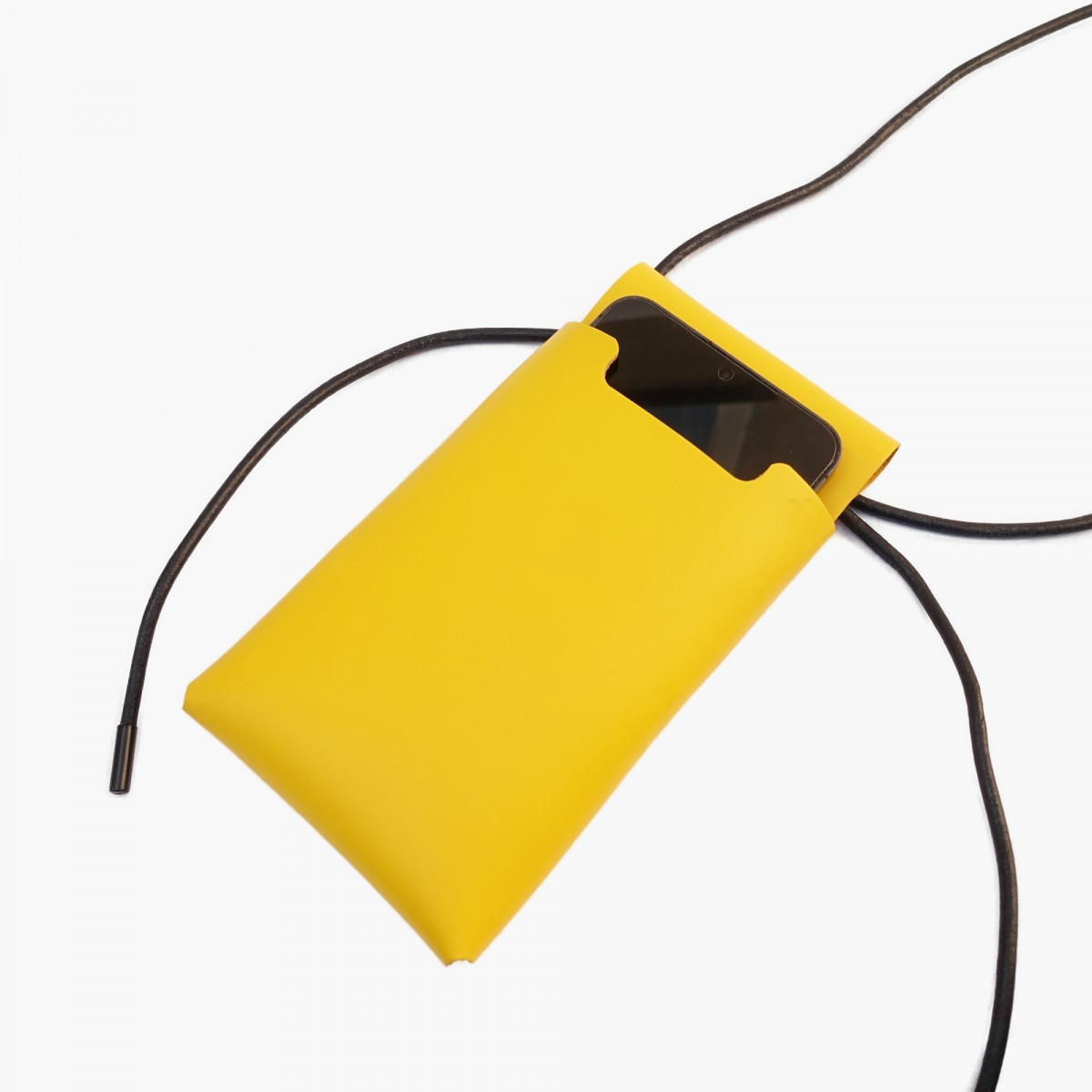EINFACHDESIGN Handytasche zum Umhängen gelb aus pflanzlich gegerbtem Leder mit verstellbarem Riemen