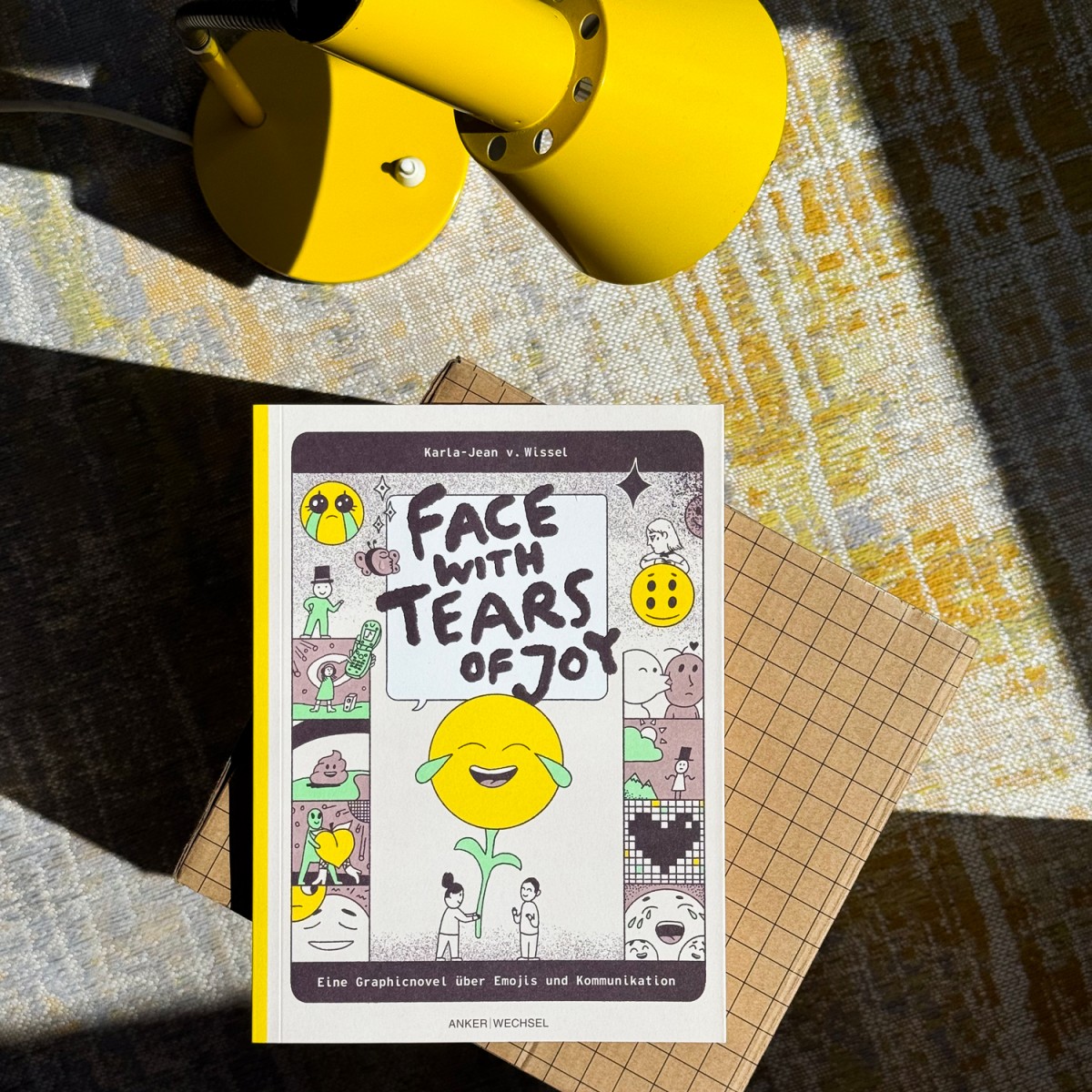 Face with Tears of Joy: Eine Graphicnovel über Emojis und Kommunikation