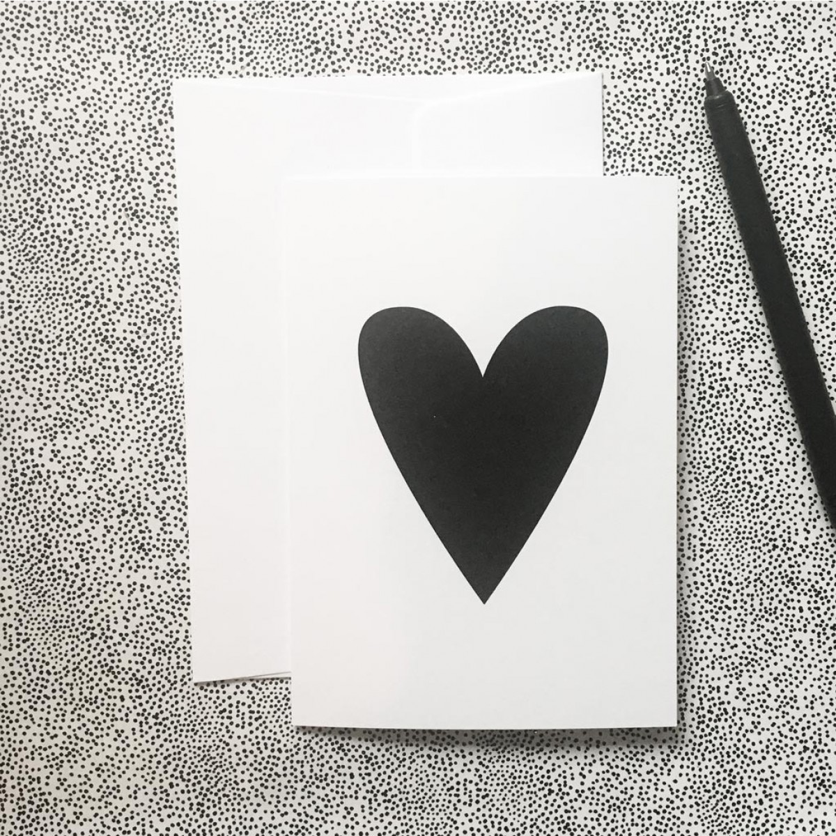 Love is the new black – Grußkarte "Heart"
