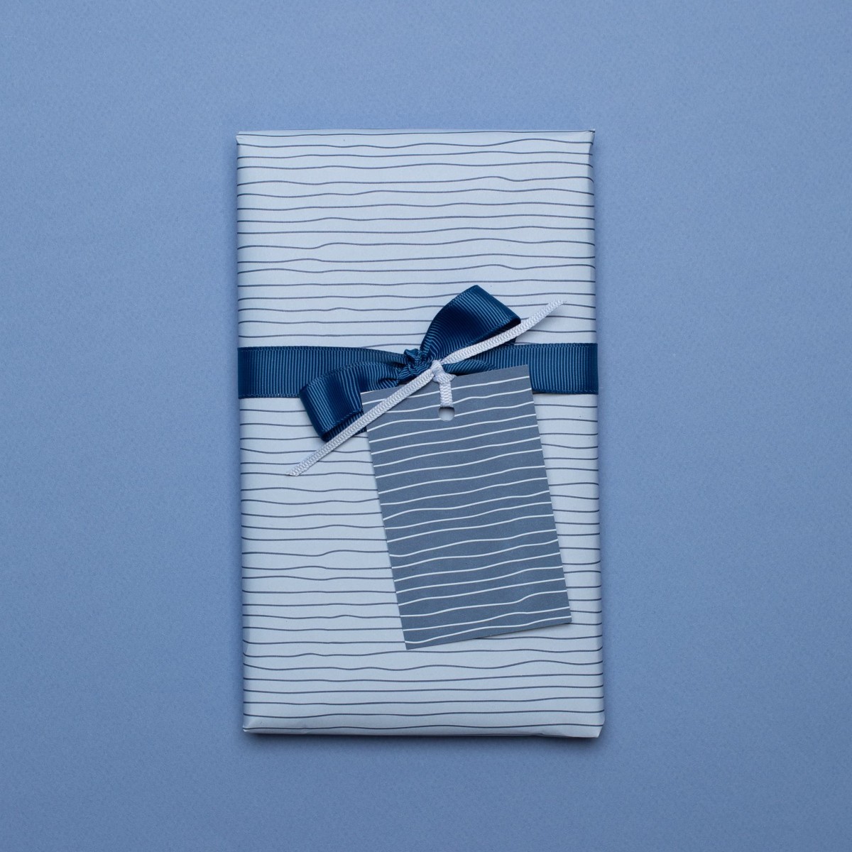 Maritimes Geschenkpapier blaues "Wasser" - 5 Bogen