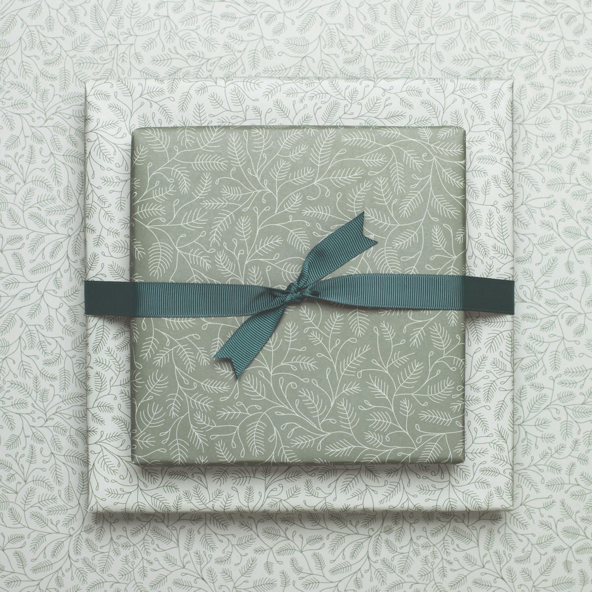 12 Bogen Weihnachtspapier mit verschiedenen Mustern (grün) von My Pretty Circus