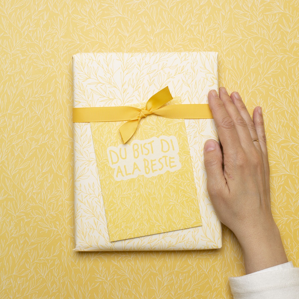 Gelbes Geschenkpapier "Pflanzen" - 5 Bogen