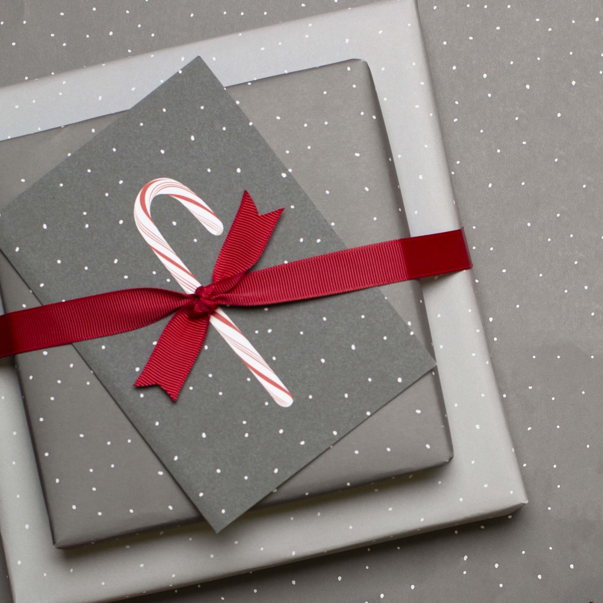 Graues Geschenkpapier "Pünktchen" - 5 Bogen