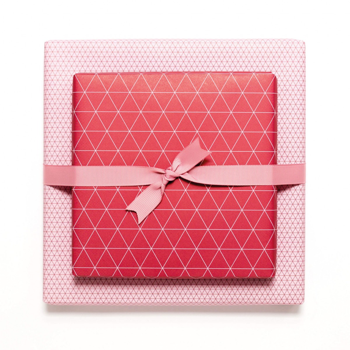 Rotes Geschenkpapier "Dreiecke" - 5 Bogen