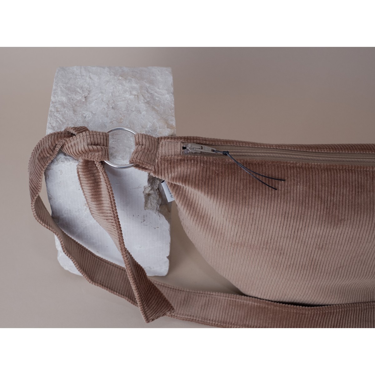 Halbmondtasche • Cord • greigebraun
