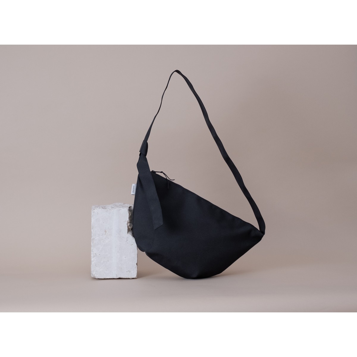 ZACAMO – Halbmondtasche • Mika •