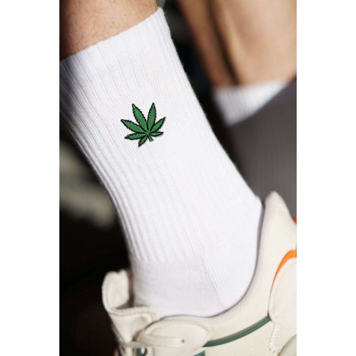 Hanf | Bestickte Bio Baumwoll Socken | Fashion Drinks