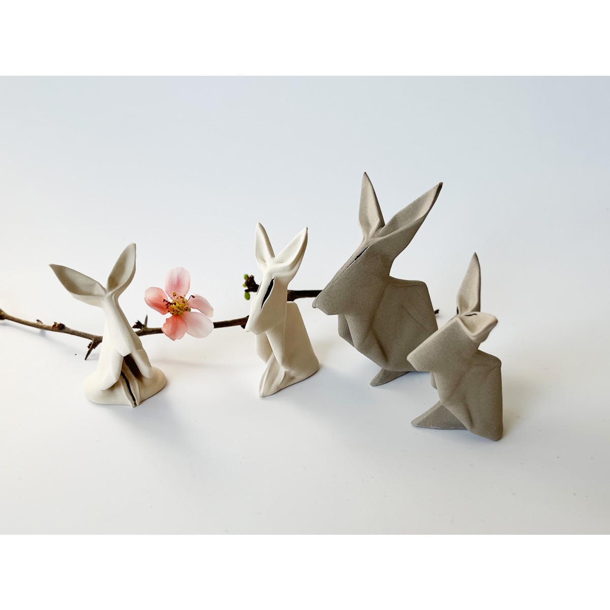 Hasen aus Keramik - filigrane Origami Hasen Set als Osterdeko aus Keramik