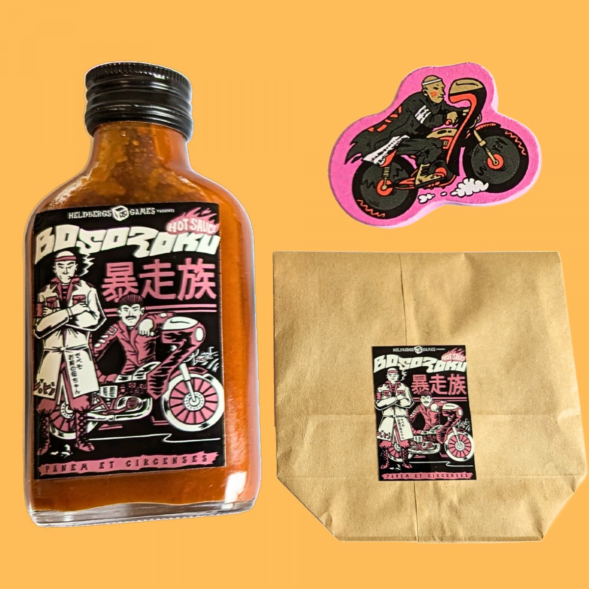 Hot Sauce Bosozoku – Mittelscharfe Chili-Sauce mit Geschenktüte und Holzfigur - Heldbergs Games