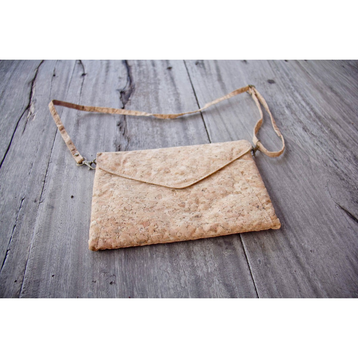 Praktische Kork Handtasche, vegane Clutch BY COPALA