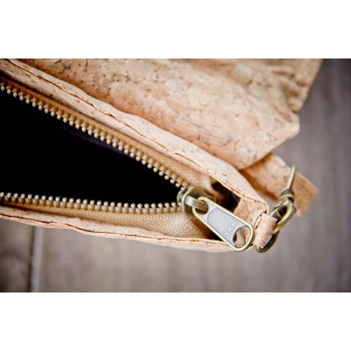 Praktische Kork Handtasche, vegane Clutch BY COPALA
