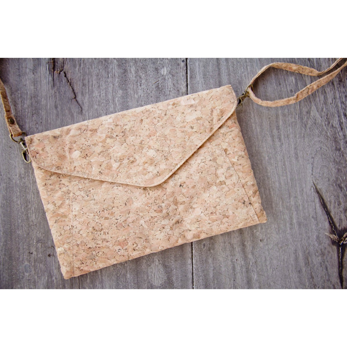 Praktische Kork Handtasche, vegane Clutch BY COPALA
