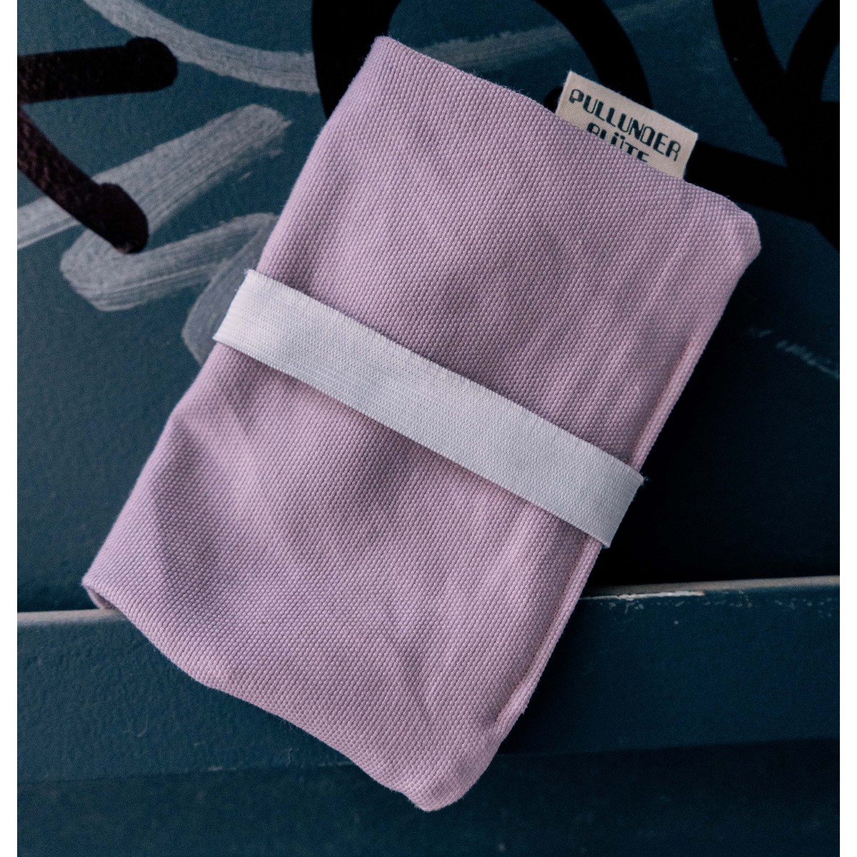 TABAKTASCHE BERGENIA by Pullunderblüte