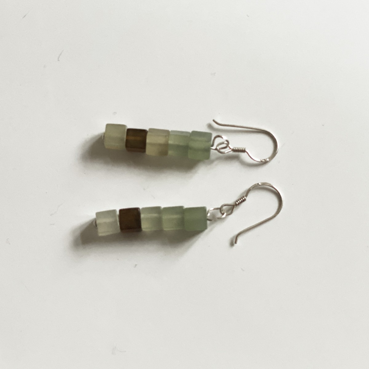 na.hili OHRRINGE "green CUBES" Naturstein grüntöne *komplett 925 Silber* 