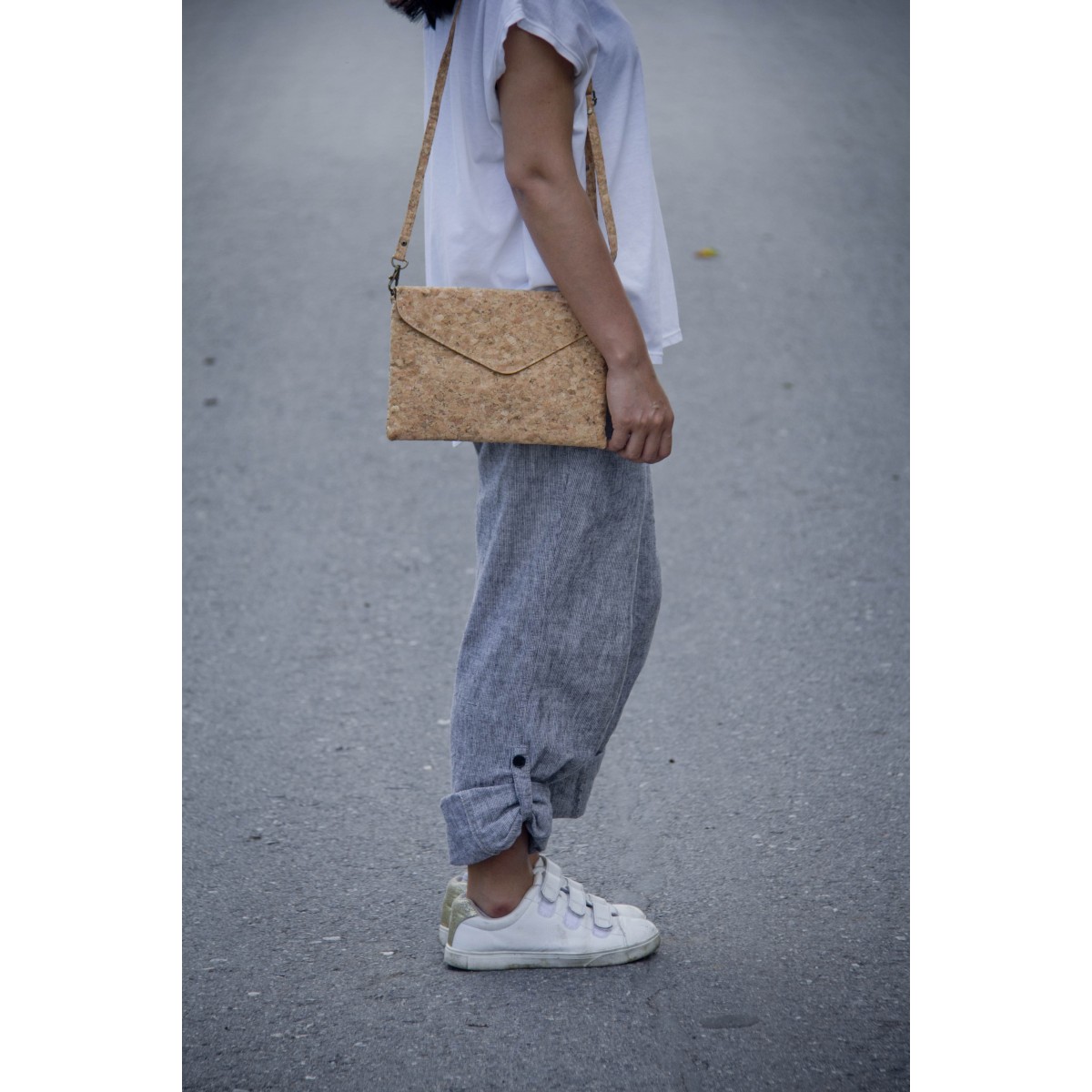 Praktische Kork Handtasche, vegane Clutch BY COPALA