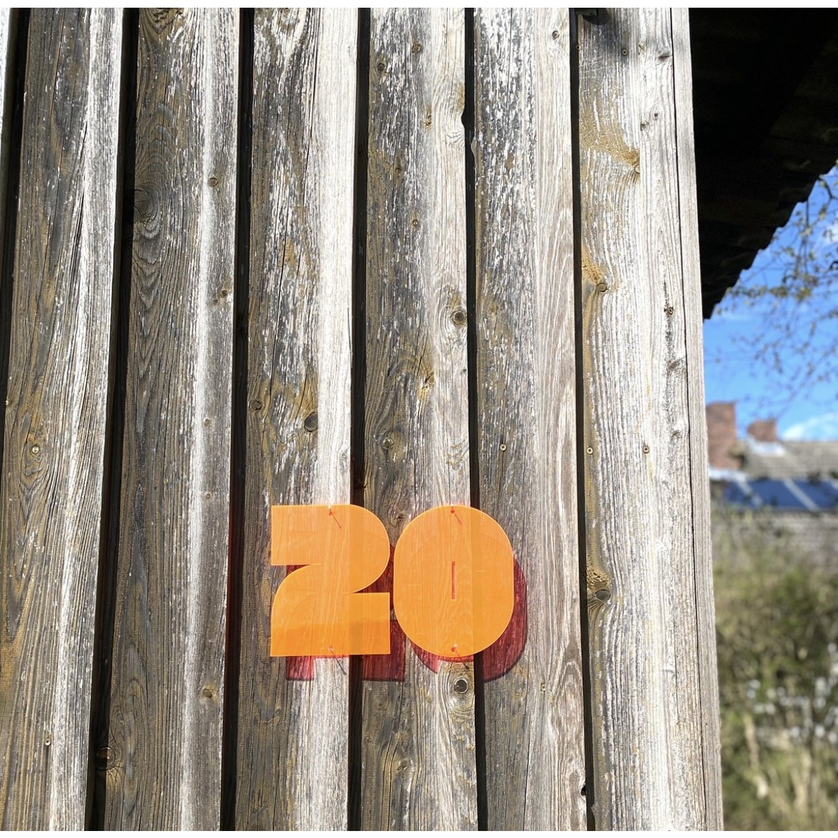 THE SUPER HOUSE NUMBER NEON ORANGE