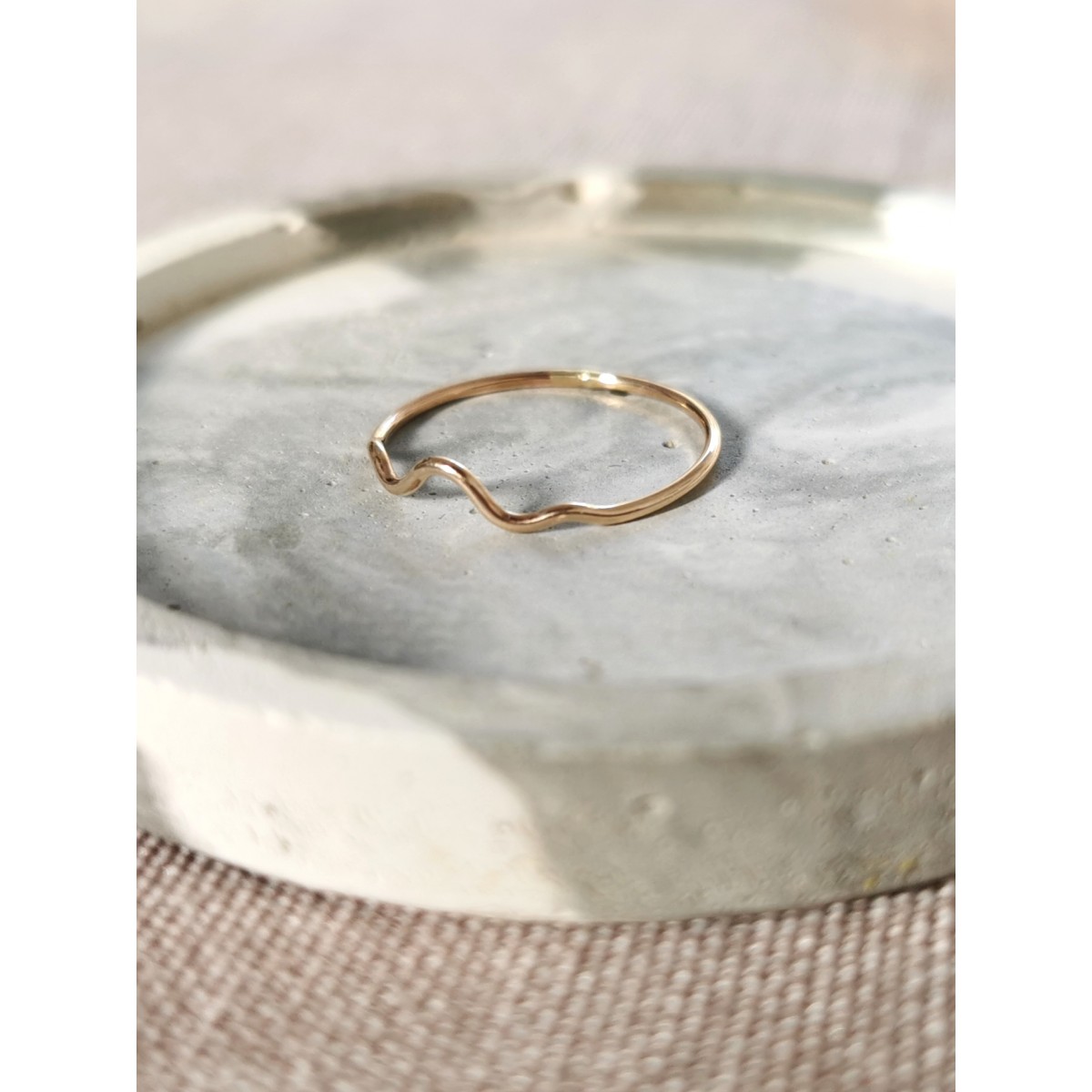 Flow Ring – gefertigt aus hochwertigem Gold Filled – langlebig, edel und perfekt für jeden Tag - KIZZU Schmuck Manufaktur 