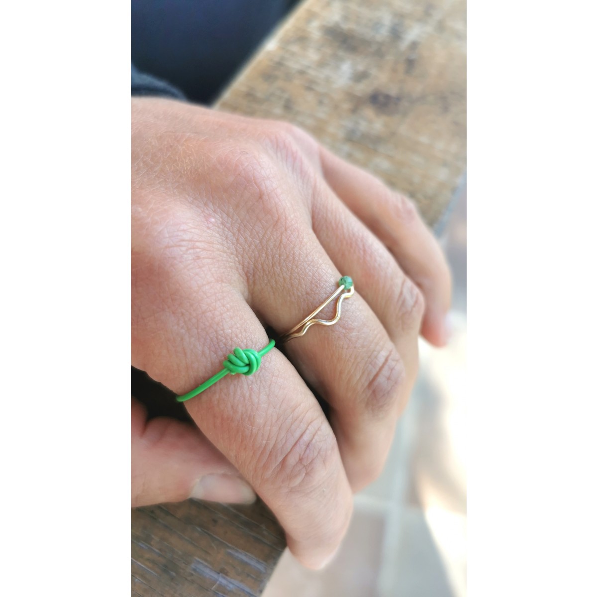 Grün, frech, flexibel – Knotenring aus recyceltem Kabel I KIZZU Schmuck Manufaktur
