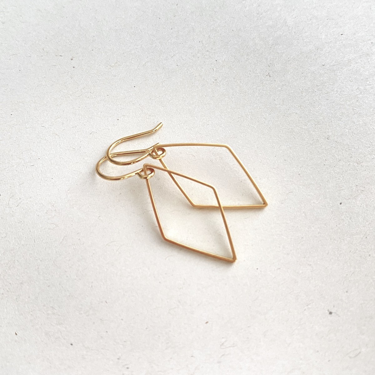 nahili goldene OHRRINGE "shapes" minimal Gelbgold nickelfrei schlichte Rauten