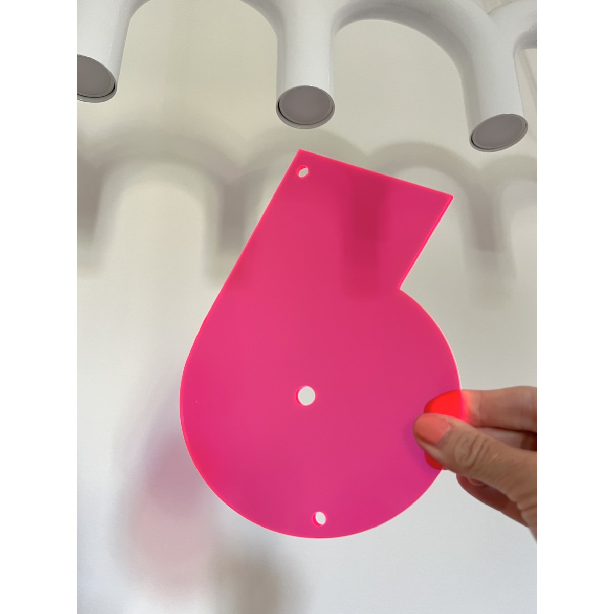 THE SUPER HOUSE NUMBER NEON RED - Hausnummer von not white studio