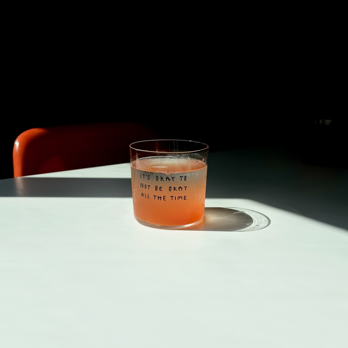 I'TS OKAY Glas – yahya studio, johanna schwarzer